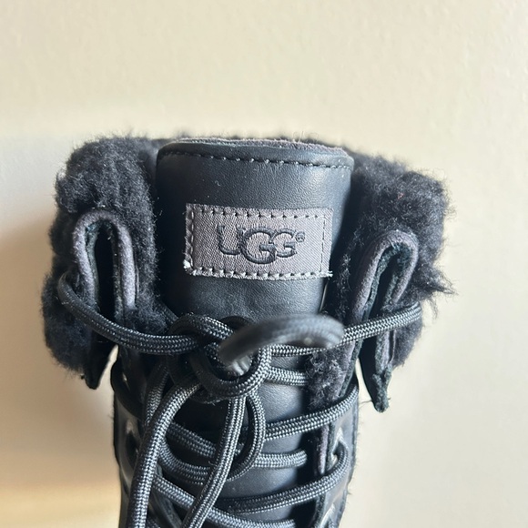 UGGS Men’s Waterproof Butte Black Boots Size 10 Duck Toe Wool Lining Lace Up - Picture 9 of 9